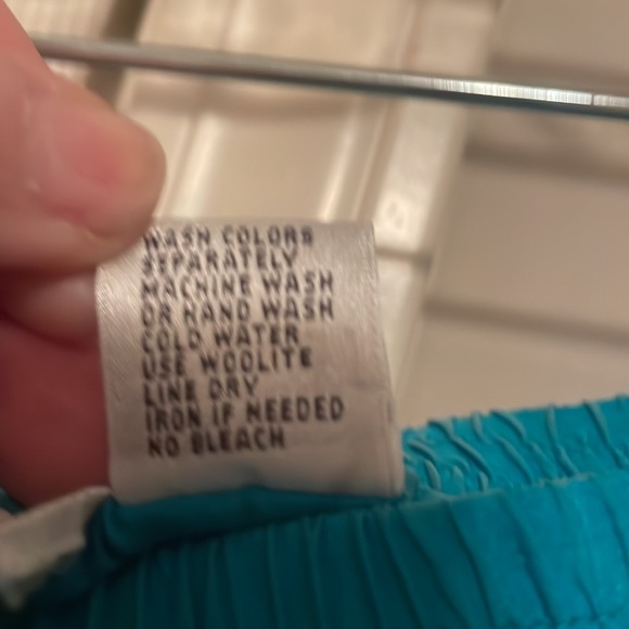 Restless Clothiers - Size M - 100% Washable Silk - 16 inch elastic waist - EUC - Picture 5 of 6